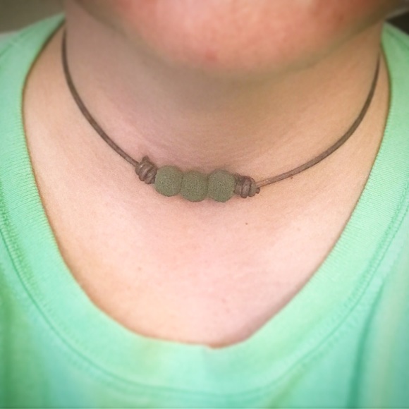 NEW Leather Green Lava Bead Essential Oil Choker - Picture 3 of 9